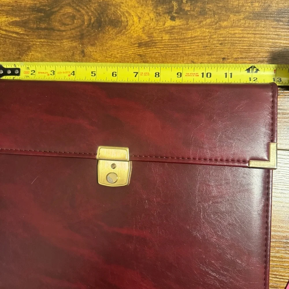 InteliDesign Vintage Locking Portfolio‎ Calculator Padfolio Burgundy Key